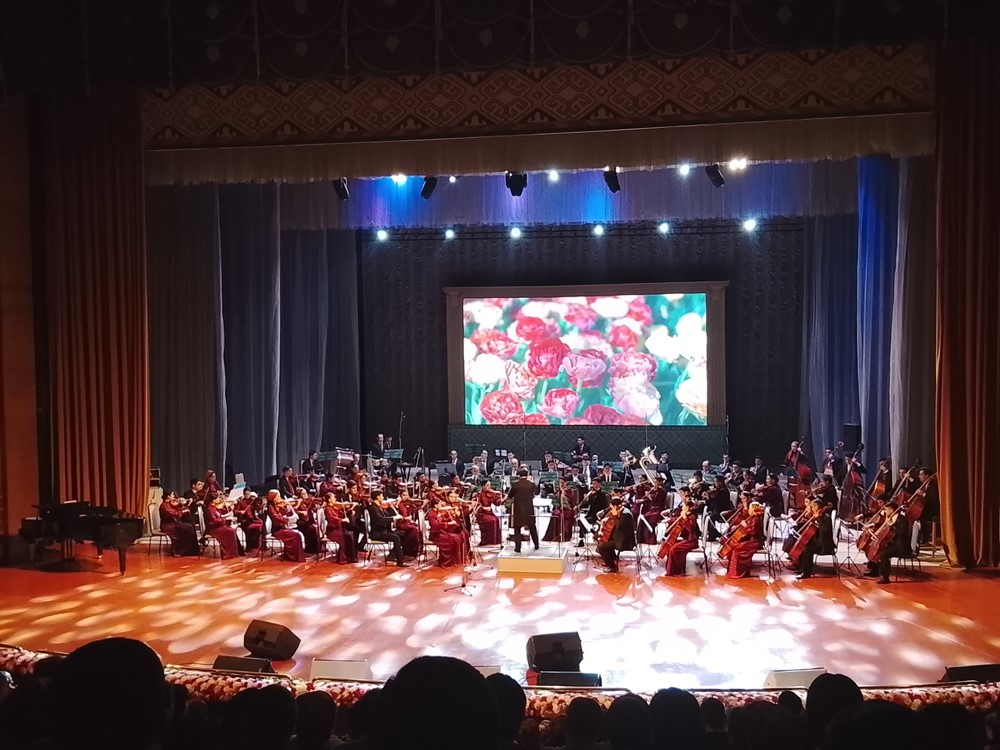 Aşgabat şäherinde Baky Bitaraplygyň 30 ýyllygyna bagyşlanan baýramçylyk konserti