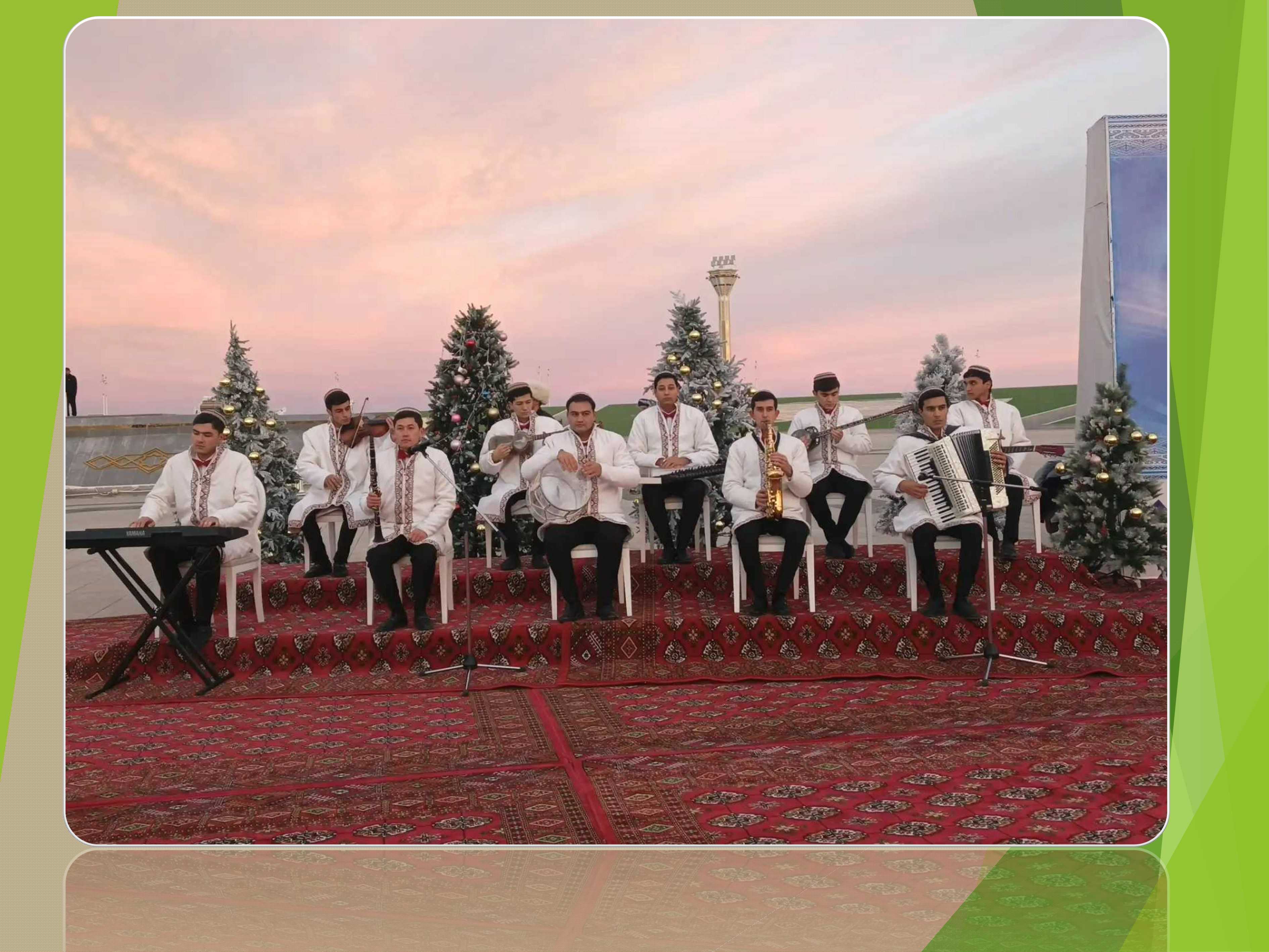 Arkadag şäherinde Täze ýyl baýramy mynasybetli Döwlet baýdagyny galdyrmak dabarasy geçirildi